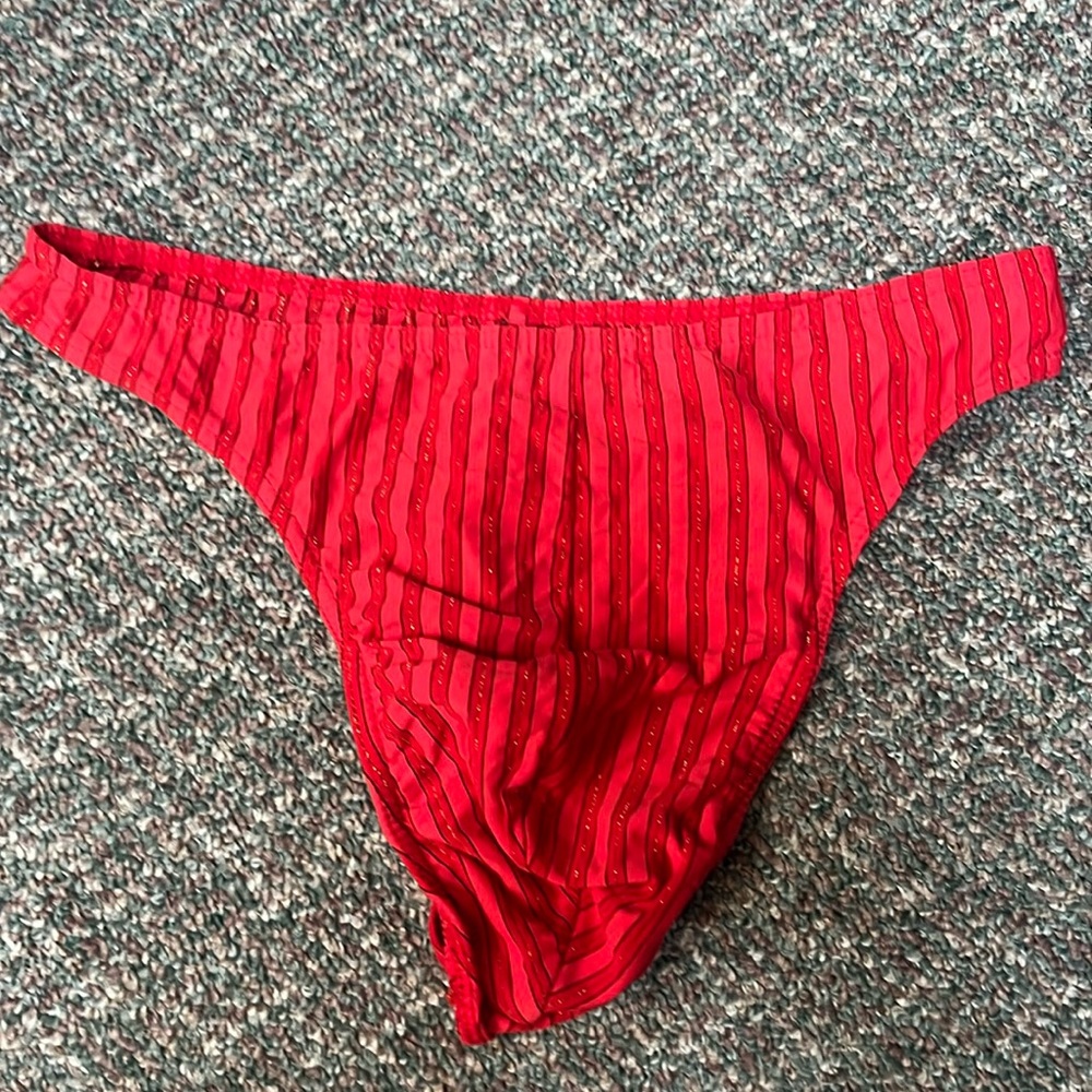 Vintage red men thong, Large